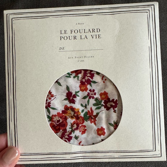 Sézane floral scarf - Picture 4 of 6